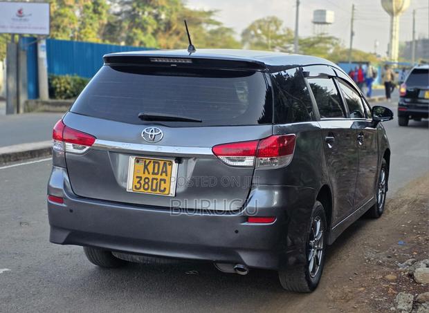 Toyota Wish 2013 Gray