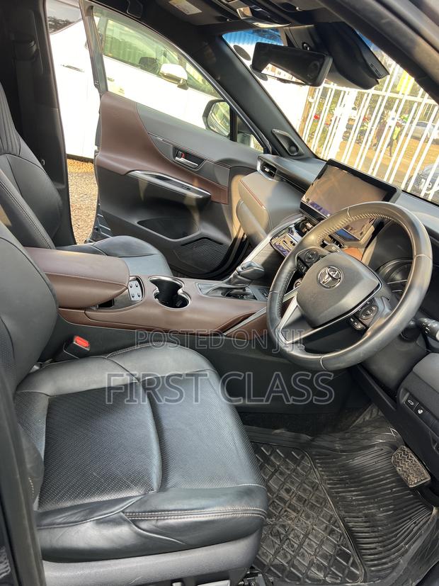 Toyota Harrier 2.0 2020 Gray