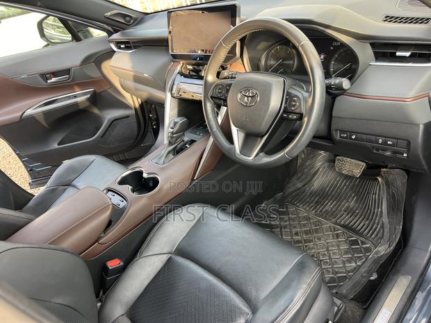Toyota Harrier 2.0 2020 Gray