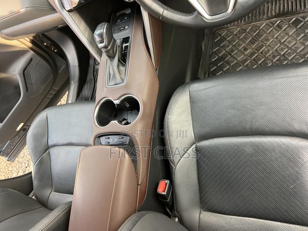 Toyota Harrier 2.0 2020 Gray