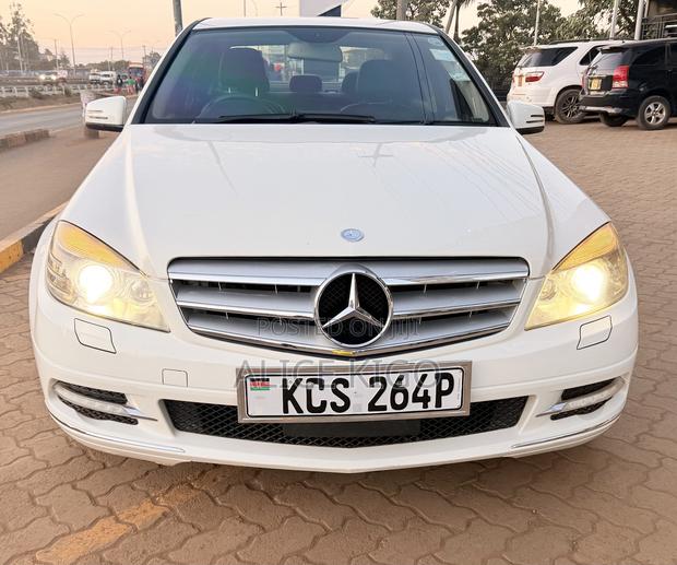 Mercedes-Benz C200 2011 White
