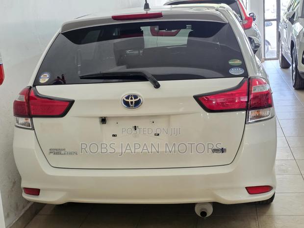 Toyota Corolla Fielder 1.5 Hybrid FWD 2019 White