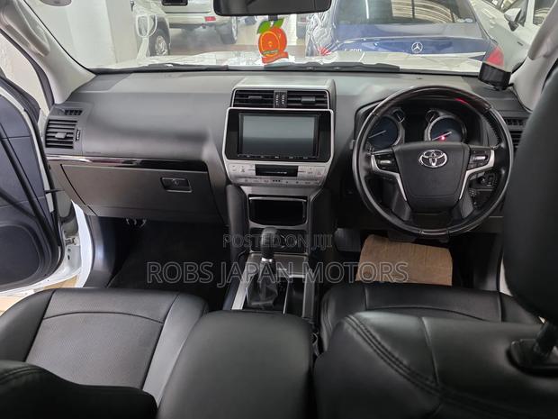 Toyota Land Cruiser Prado 2.7 2019 Pearl