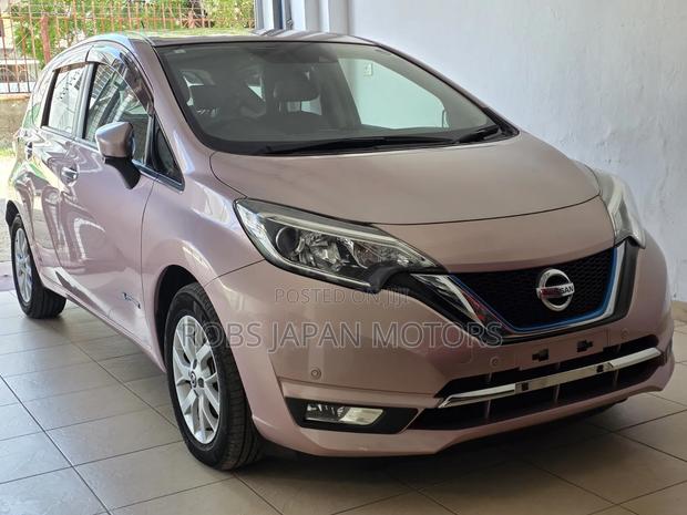 Nissan Note 1.2 Hybrid 2019 Pink