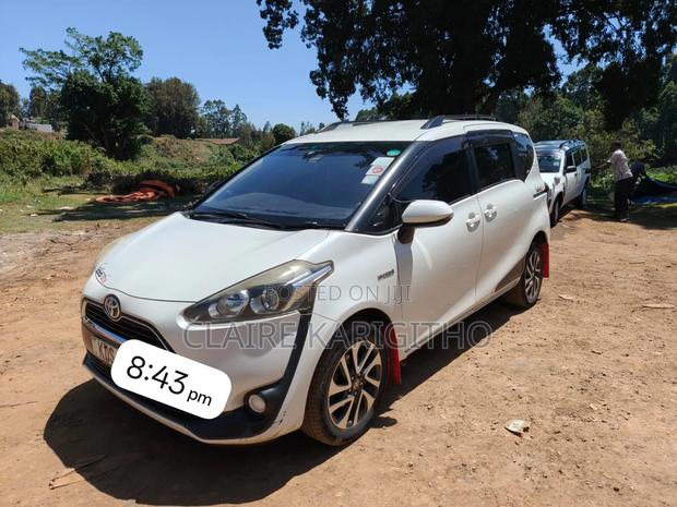Toyota Sienta 1.5 Hybrid FWD (6-seater) 2017 White