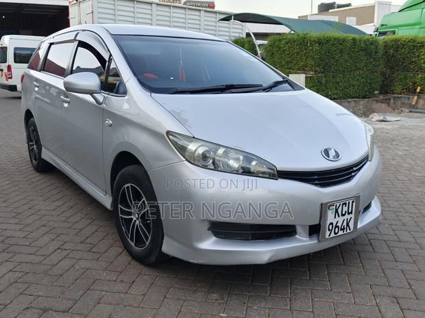 Toyota Wish 2013 Silver