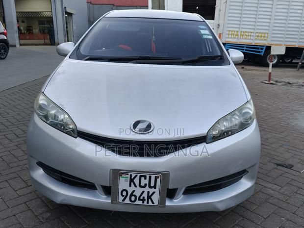 Toyota Wish 2013 Silver