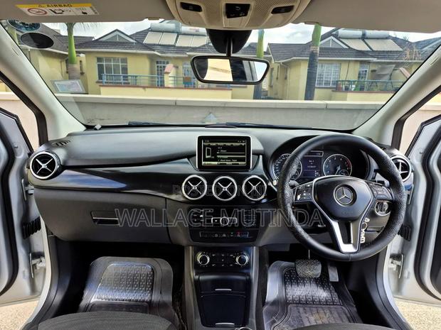 Mercedes-Benz B-Class B180 Petrol 2014 Silver