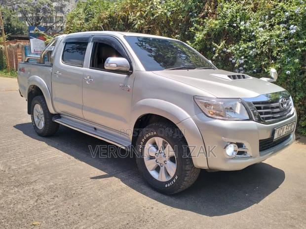 Toyota Hilux 2013 Silver