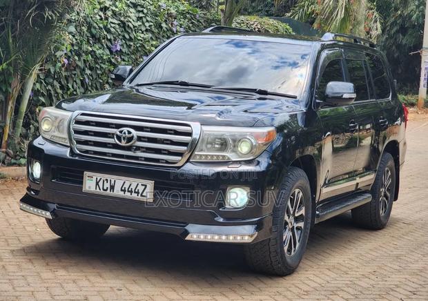 Toyota Land Cruiser 4.6 V8 ZX 2013 Matt Black