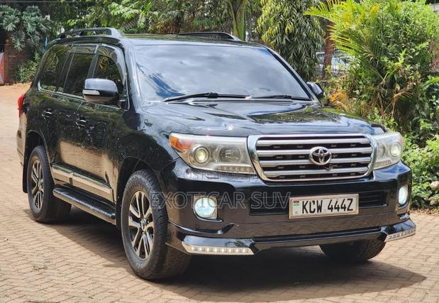 Toyota Land Cruiser 4.6 V8 ZX 2013 Matt Black