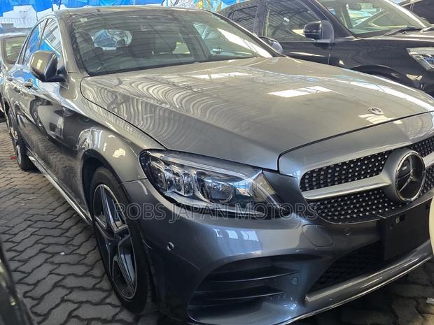 Mercedes-Benz C200 2019 Gray