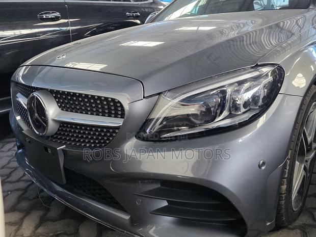 Mercedes-Benz C200 2019 Gray