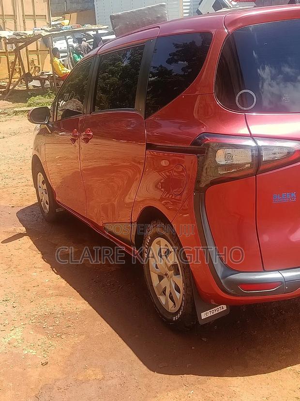 Toyota Sienta 1.5 FWD 2014 Maroon