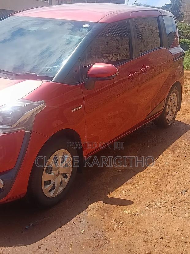 Toyota Sienta 1.5 FWD 2014 Maroon