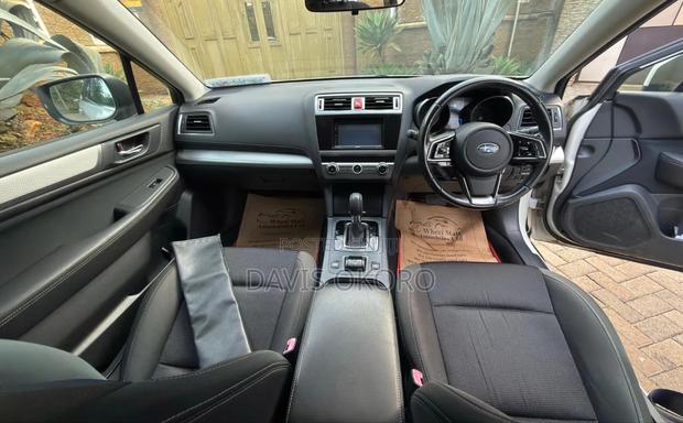 Subaru Outback 2018 White