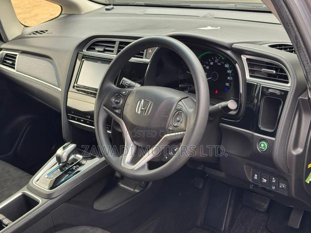 Honda Fit Shuttle 1.5 Hybrid 2WD 2019 Gray