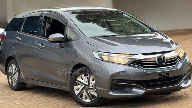 Honda Fit Shuttle 1.5 Hybrid 2WD 2019 Gray
