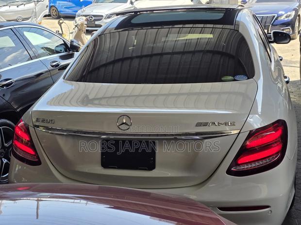 Mercedes-Benz E200 2019 Pearl