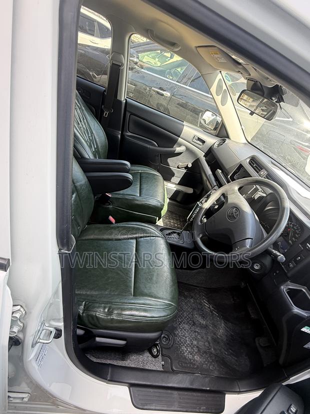 Toyota Probox 1.5 Hybrid DX Comfort 2020 White