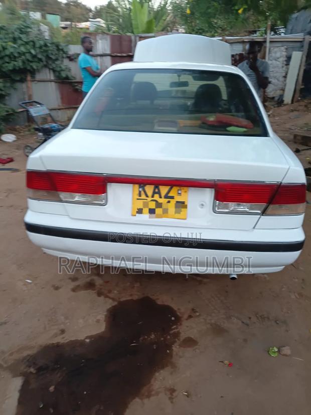 Nissan Sunny 1998 White