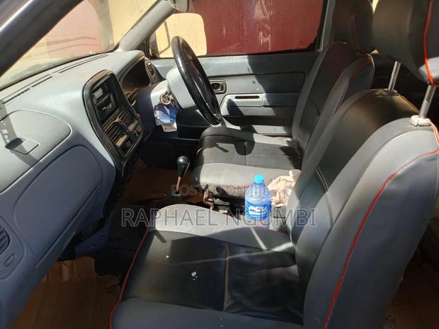 Nissan DoubleCab 2001 Silver