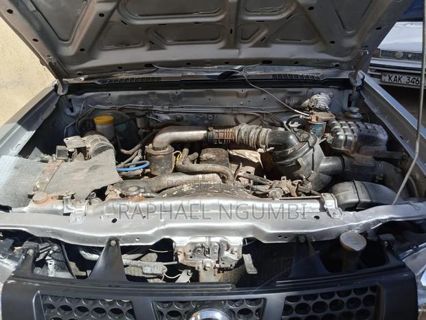 Nissan DoubleCab 2001 Silver