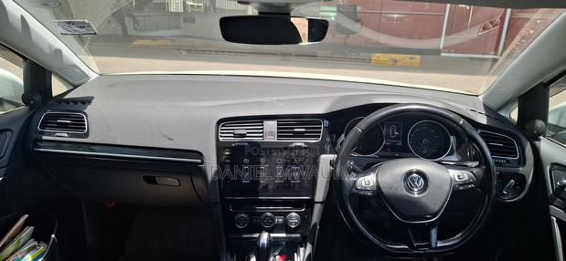 Volkswagen Golf 2017 White
