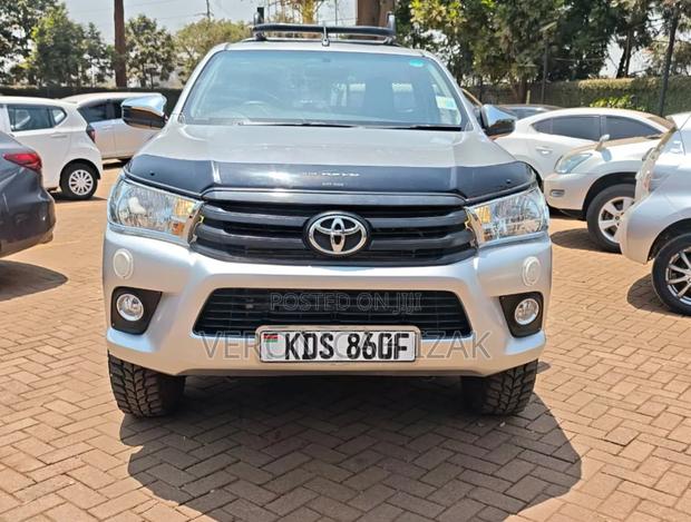Toyota Hilux 2017 Silver