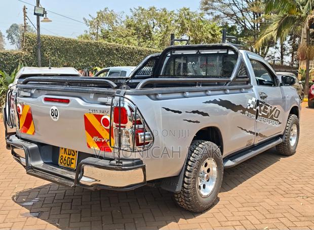 Toyota Hilux 2017 Silver