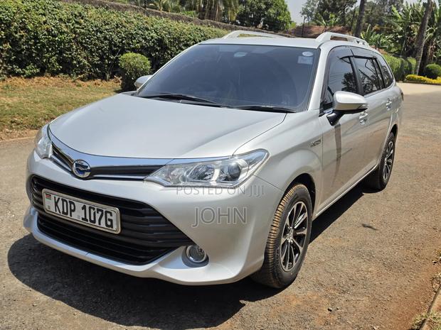 Toyota Corolla Fielder 1.5 Hybrid FWD 2016 Silver