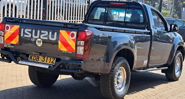 Isuzu D-MAX 2021 Black