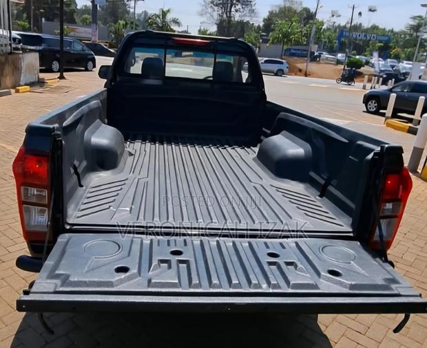 Isuzu D-MAX 2021 Black