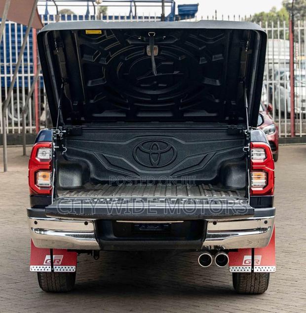 Toyota Hilux 2020 Black