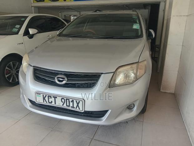 Toyota Corolla Fielder 2011 Silver