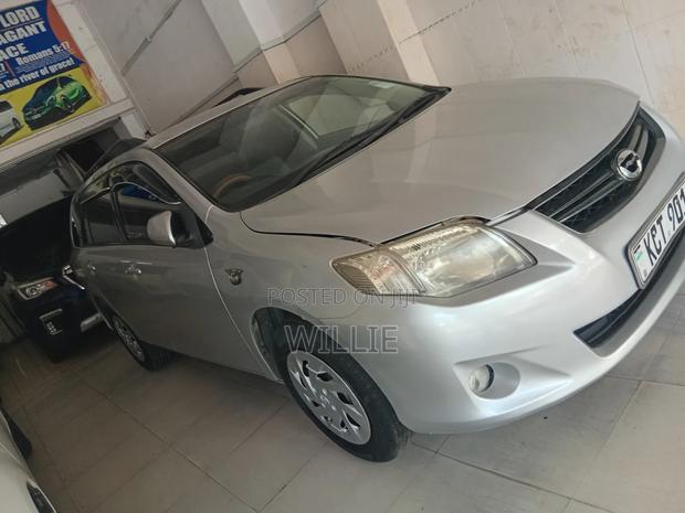 Toyota Corolla Fielder 2011 Silver