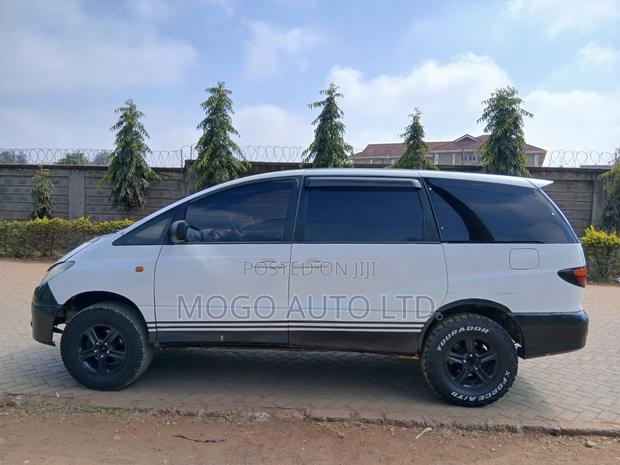 Toyota Estima 2002 Pearl