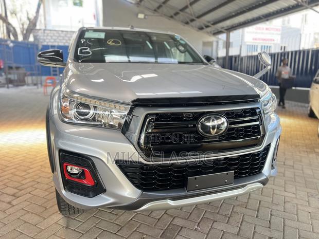 Toyota Hilux 2020 Silver