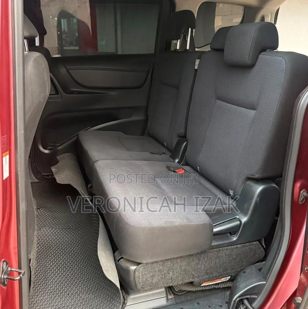 Toyota Sienta 2017 Red