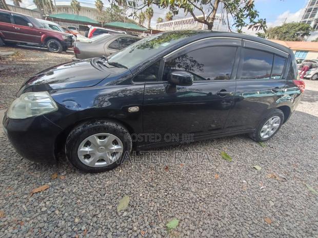 Nissan Tiida 2012 Black