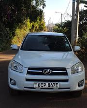 Toyota RAV4 2010 White for sale