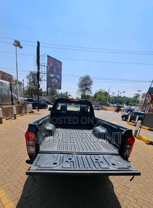 Isuzu D-MAX 2021 Gray