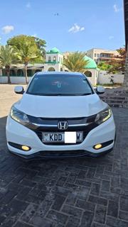 Honda Vezel 2015 White for sale