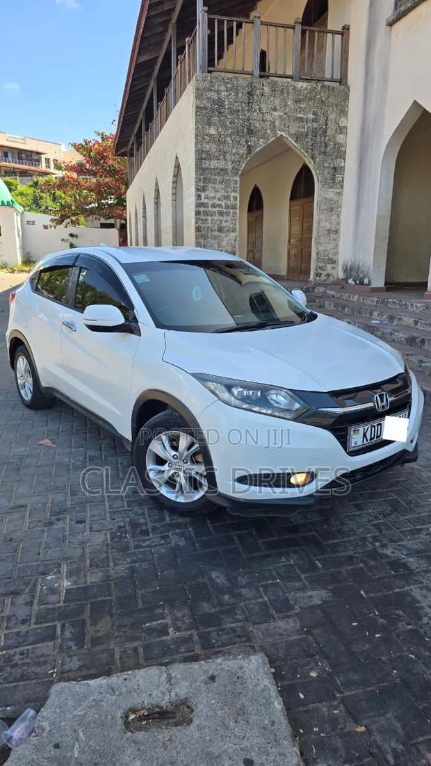 Honda Vezel 2015 White