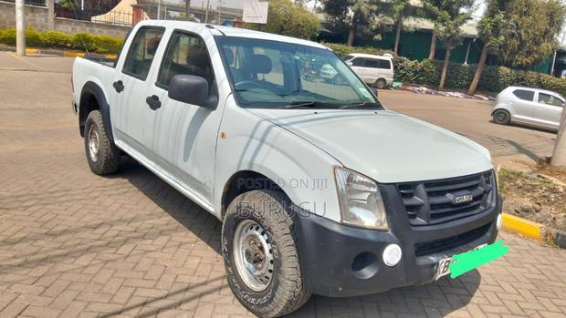 Isuzu D-MAX 2011 White
