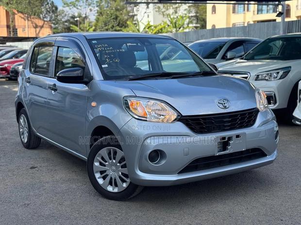 Toyota Passo 2019 Silver