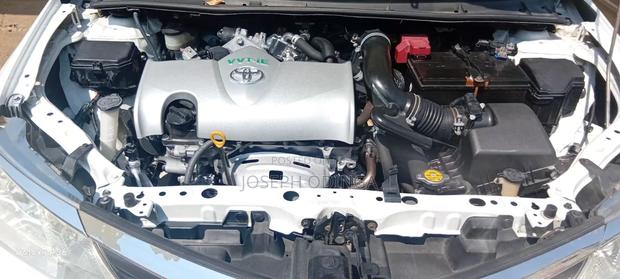 Toyota Axio 2017 White
