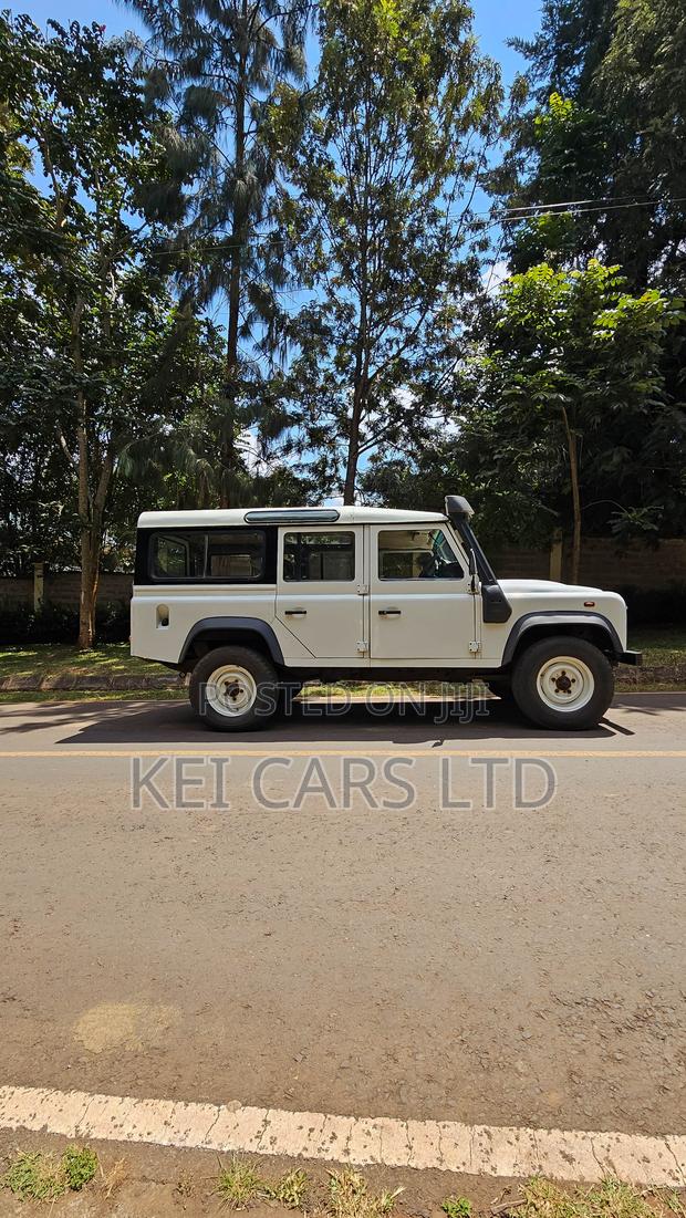 Land Rover Defender Puma 110 2.4 TD 2011 White