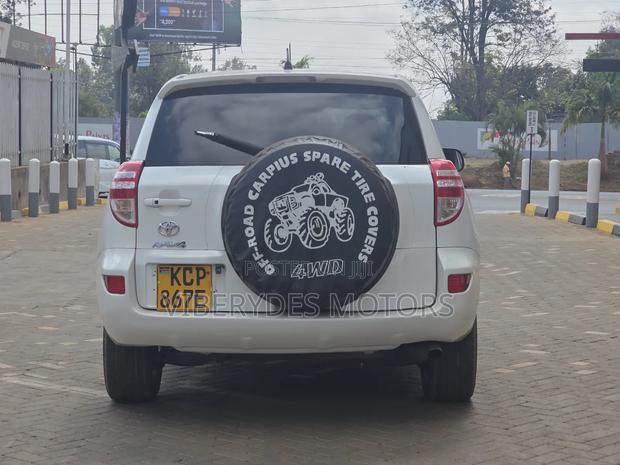 Toyota RAV4 2010 White