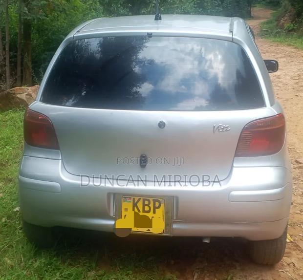 Toyota Vitz 2005 Gray